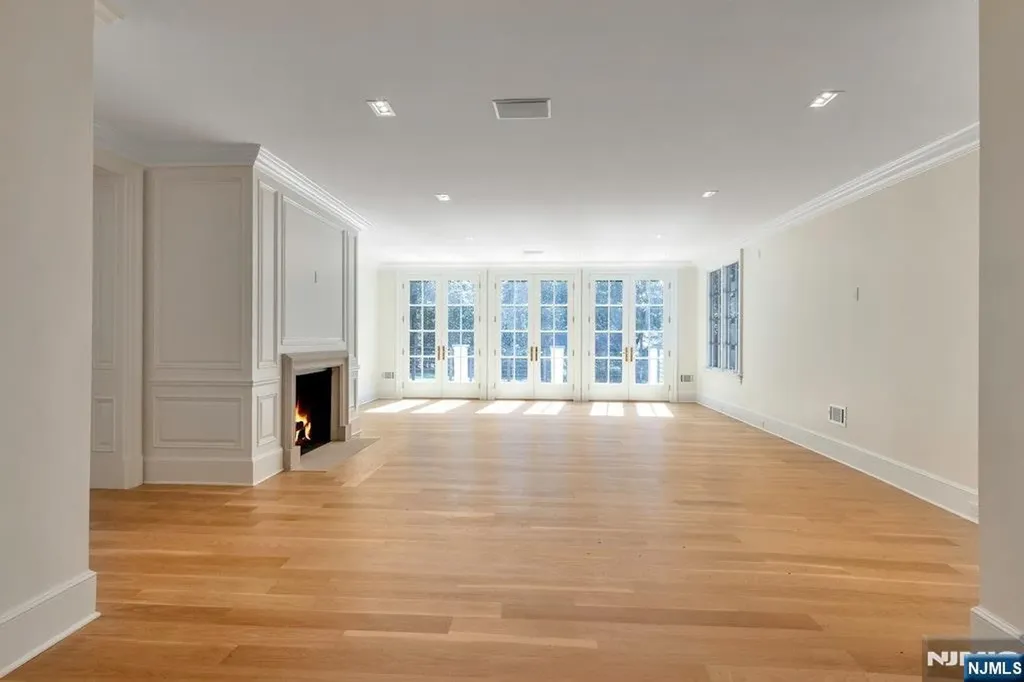 4 Duck Pond Road Alpine NJ 07620