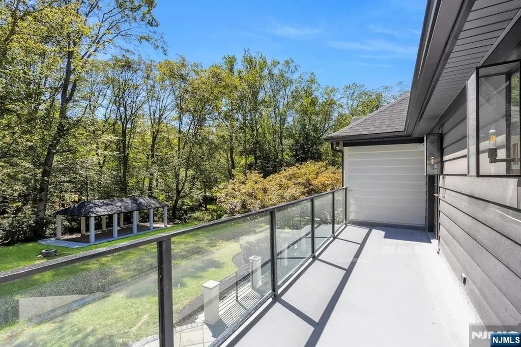 4 Duck Pond Road Alpine NJ 07620