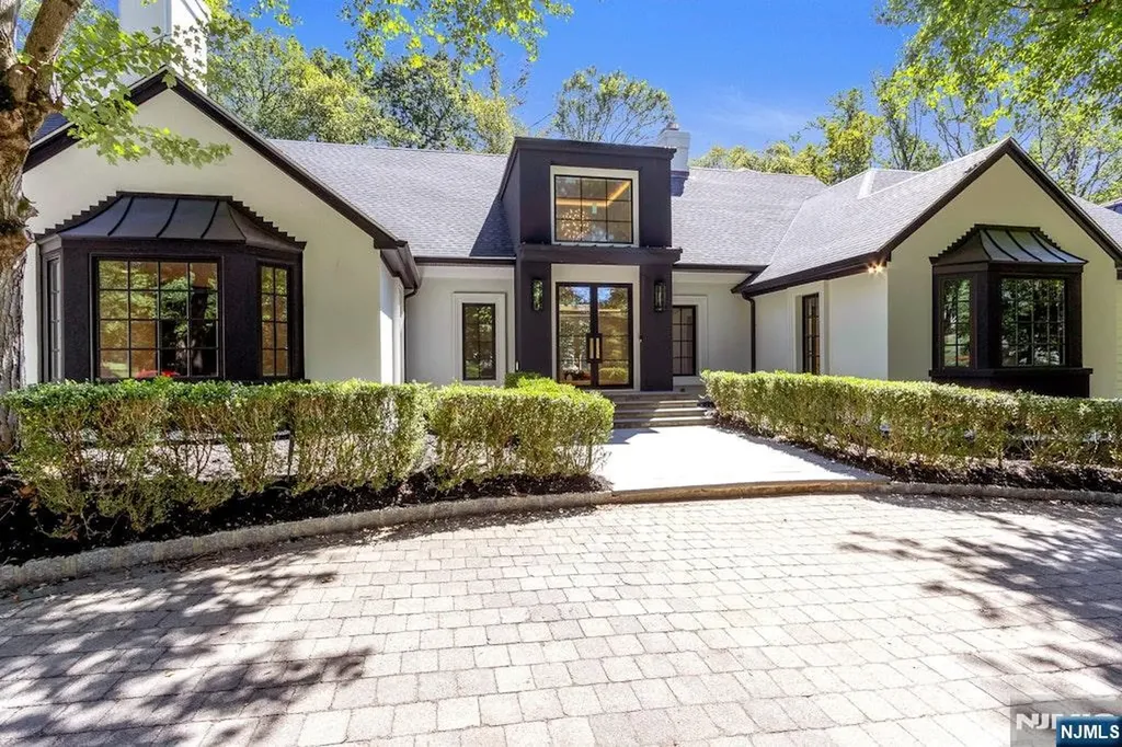 4 Duck Pond Road Alpine NJ 07620