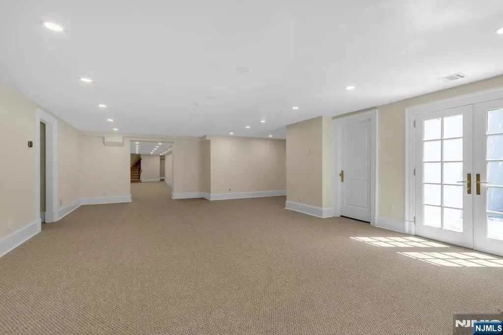 4 Duck Pond Road Alpine NJ 07620