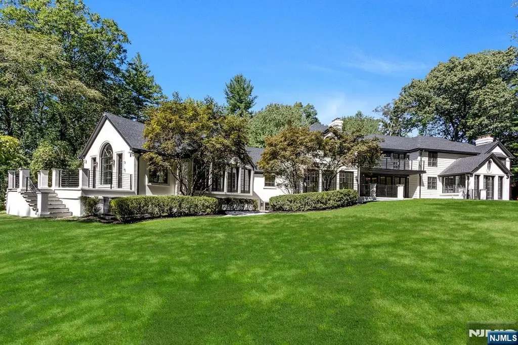 4 Duck Pond Road Alpine NJ 07620