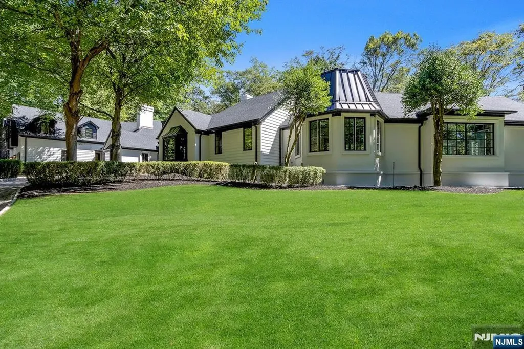 4 Duck Pond Road Alpine NJ 07620