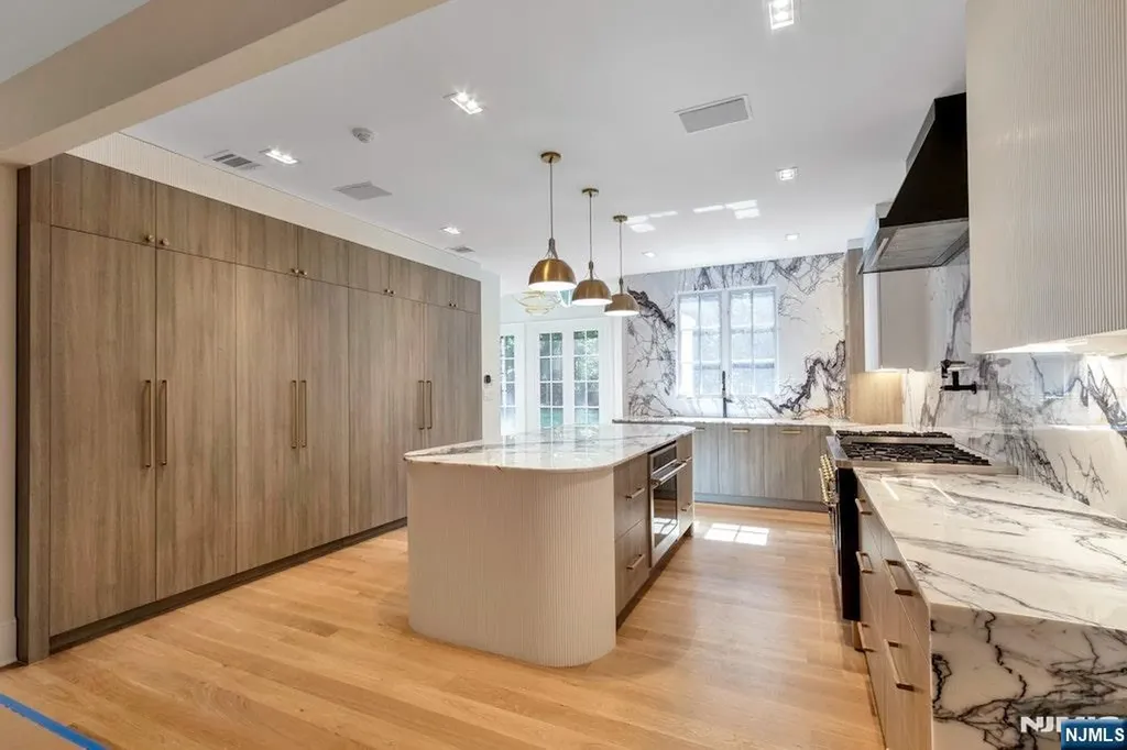 4 Duck Pond Road Alpine NJ 07620