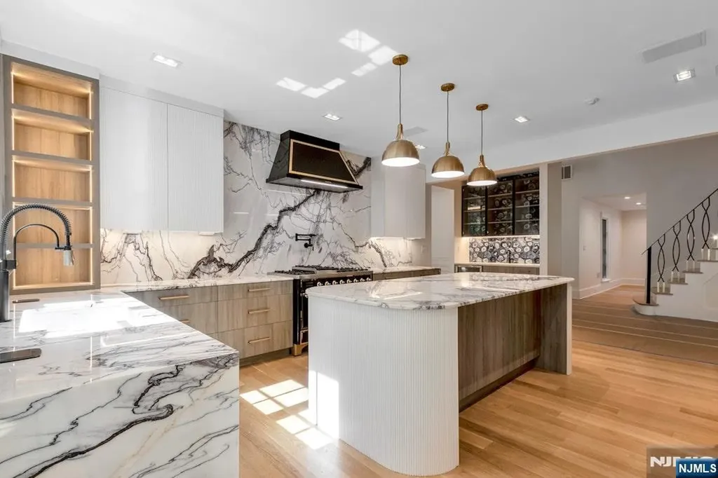 4 Duck Pond Road Alpine NJ 07620