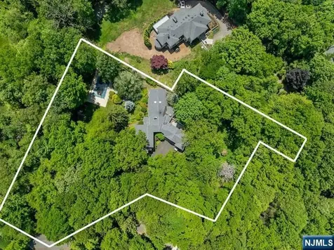 3 Lambs Lane Cresskill NJ 07626