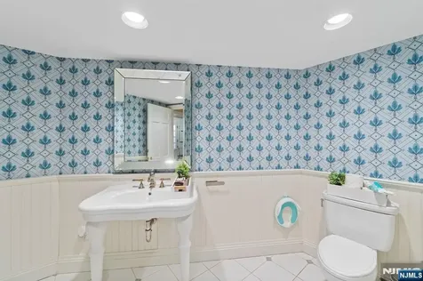 3 Lambs Lane Cresskill NJ 07626