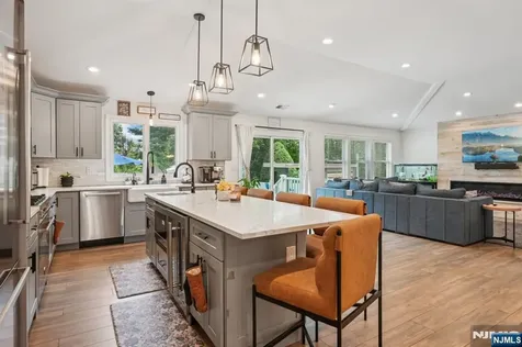 113 Country Lane Clifton NJ 07013