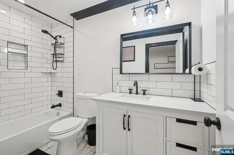 113 Country Lane Clifton NJ 07013