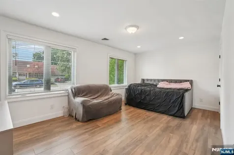 113 Country Lane Clifton NJ 07013
