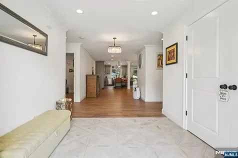 113 Country Lane Clifton NJ 07013