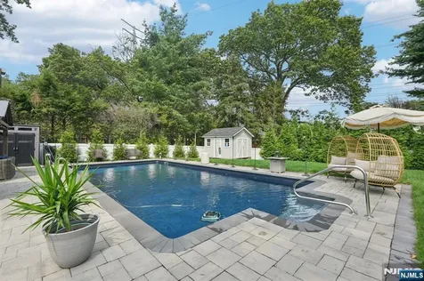 113 Country Lane Clifton NJ 07013