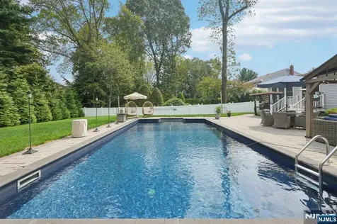 113 Country Lane Clifton NJ 07013