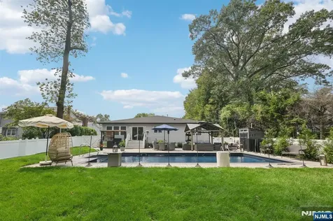 113 Country Lane Clifton NJ 07013