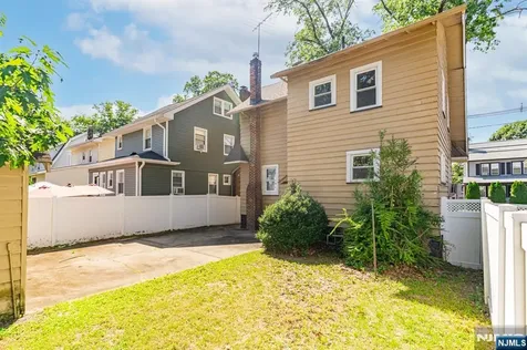 68-70 Richelieu Place Newark NJ 07106