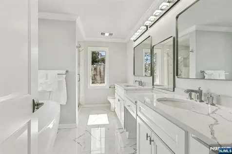 30 Cortland Place Cliffside Park NJ 07010