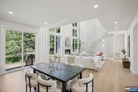 187 Crest Drive Paramus NJ 07652