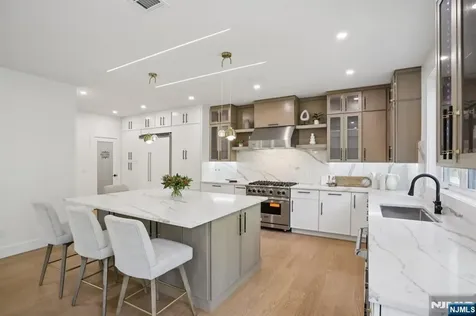 187 Crest Drive Paramus NJ 07652