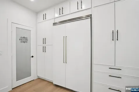 187 Crest Drive Paramus NJ 07652
