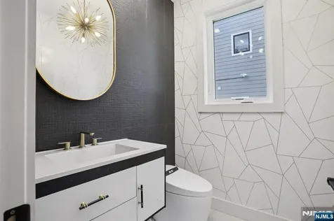 187 Crest Drive Paramus NJ 07652