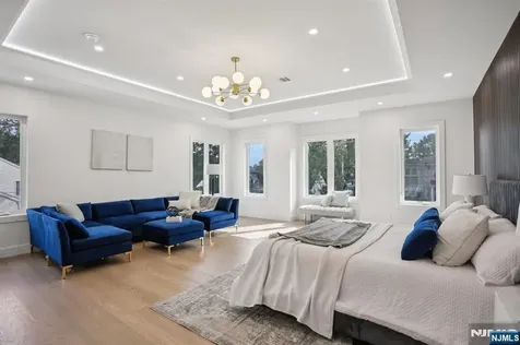 187 Crest Drive Paramus NJ 07652