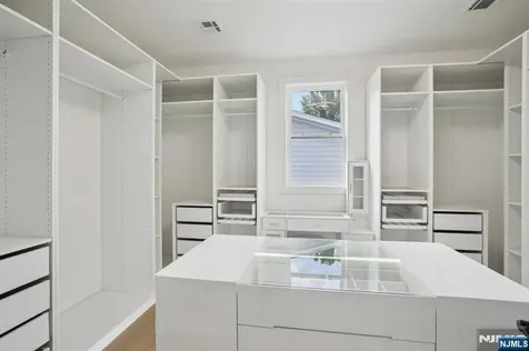 187 Crest Drive Paramus NJ 07652