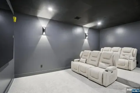 187 Crest Drive Paramus NJ 07652