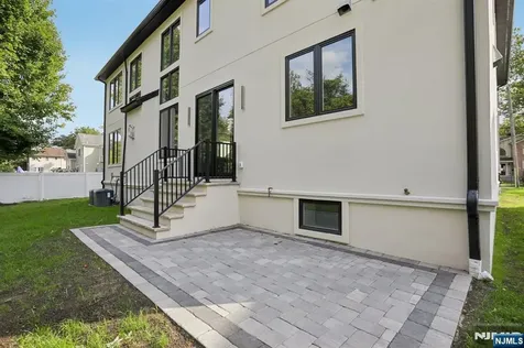 187 Crest Drive Paramus NJ 07652