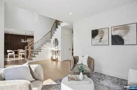 187 Crest Drive Paramus NJ 07652