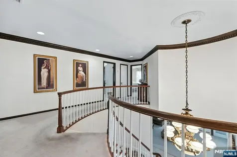28 Battle Ridge Trail Totowa NJ 07512