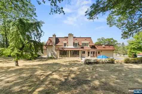 28 Battle Ridge Trail Totowa NJ 07512