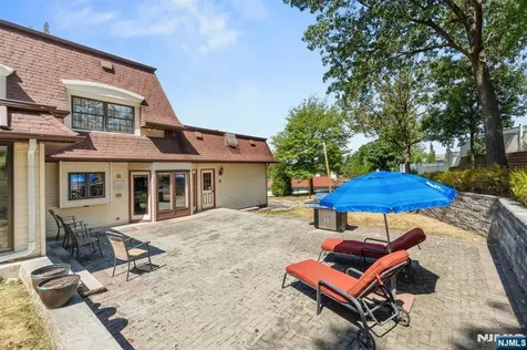 28 Battle Ridge Trail Totowa NJ 07512