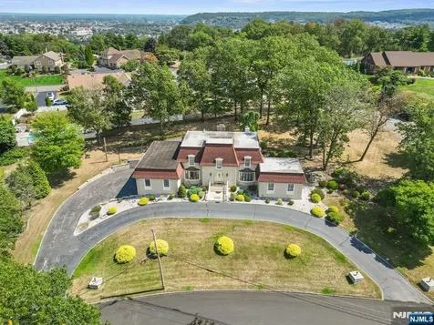 28 Battle Ridge Trail Totowa NJ 07512