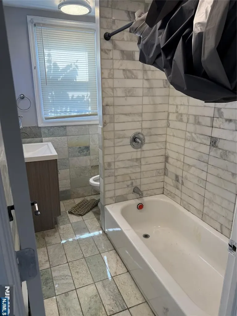 753 11th Street Newark NJ 07103