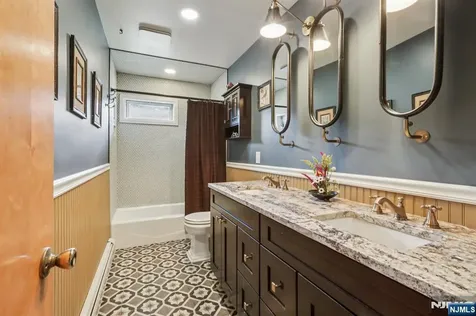 1025 Koelle Boulevard Secaucus NJ 07094