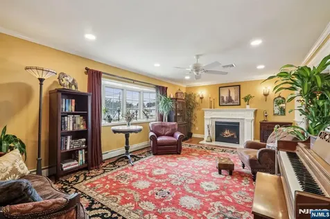 1025 Koelle Boulevard Secaucus NJ 07094