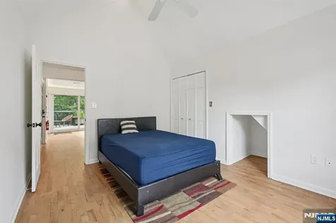 54 47th Street Weehawken NJ 07086