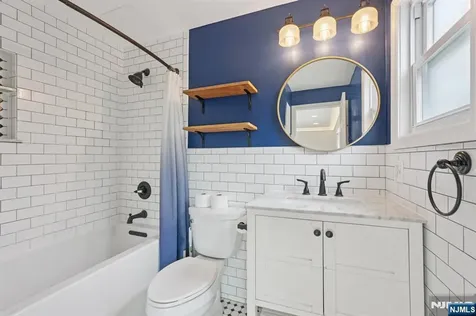 54 47th Street Weehawken NJ 07086