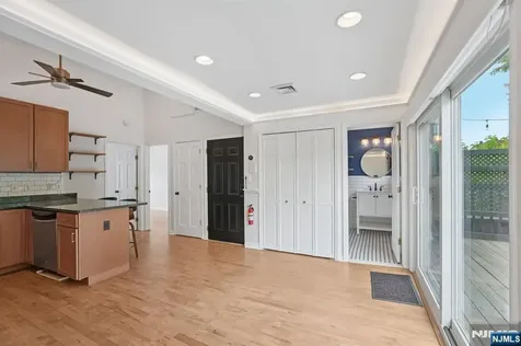 54 47th Street Weehawken NJ 07086