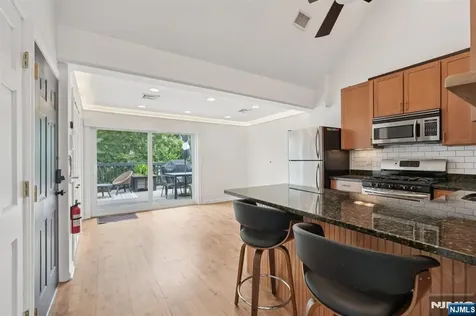 54 47th Street Weehawken NJ 07086