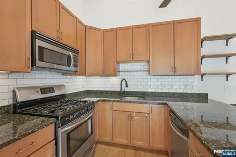54 47th Street Weehawken NJ 07086