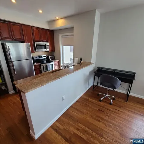 182 Anderson Fairview NJ 07022