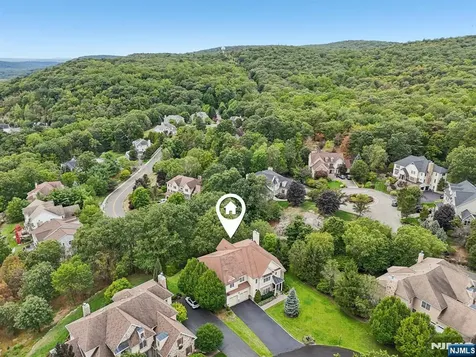 4 Point View Oakland NJ 07436
