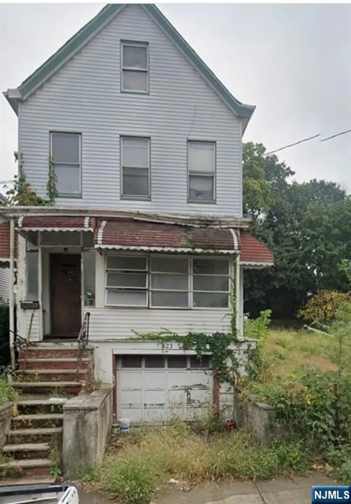 423 Highland Avenue Passaic NJ 07055
