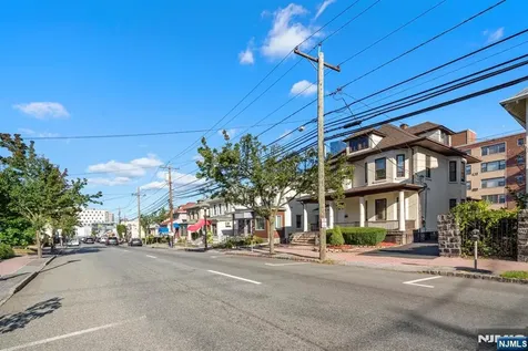 1624 Center Avenue Fort Lee NJ 07024