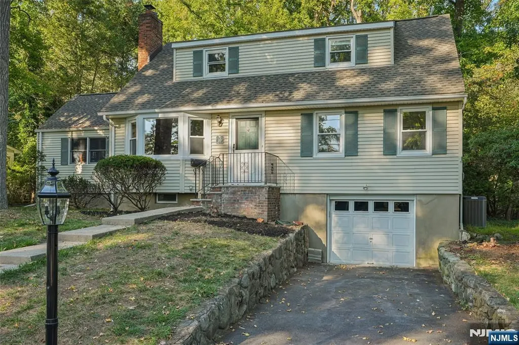 10 Hilltop Terrace Wayne NJ 07470