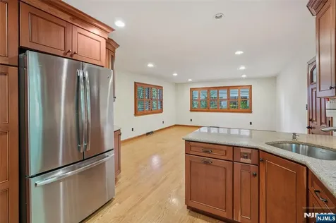 10 Hilltop Terrace Wayne NJ 07470