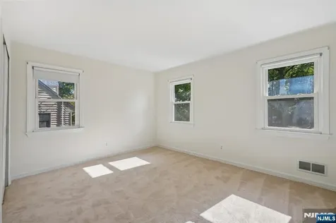 10 Hilltop Terrace Wayne NJ 07470