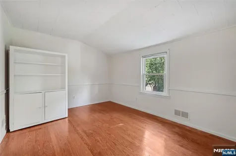 10 Hilltop Terrace Wayne NJ 07470