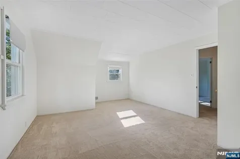 10 Hilltop Terrace Wayne NJ 07470