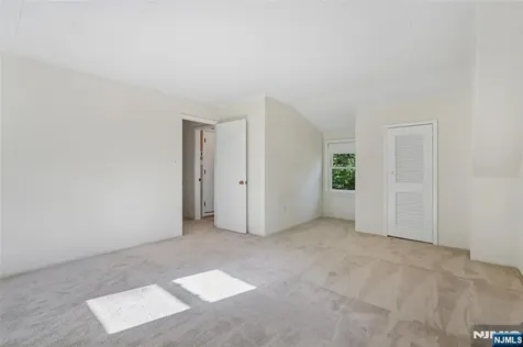 10 Hilltop Terrace Wayne NJ 07470